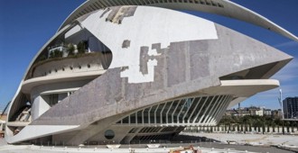 Valencia: El Palau de les Arts, de Santiago Calatrava, pelado