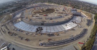 Video: Las obras del ‘Apple Campus’ en Cupertino, California - Foster + Partners