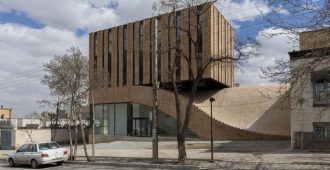 Irán: Edificio de Oficinas Termeh, Hamedán - Farshad Mehdizadeh Architects + Ahmad Bathaei