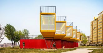 China: Pabellón construido con containers - People’s Architecture Office (PAO)