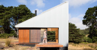 Australia: Casa de vacaciones en la Isla de Bruny, Tasmania - Maguire + Devine Architects