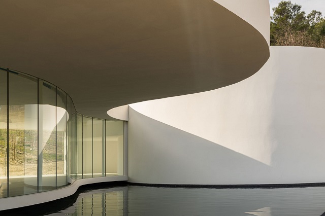 Francia: Pabellón en la bodega Château La Coste - Oscar Niemeyer