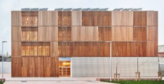 España: Casal Porta Trinitat - Haz Arquitectura