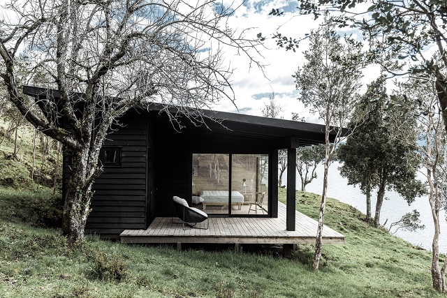 Chile: Casa en el lago - blaq arquitectos