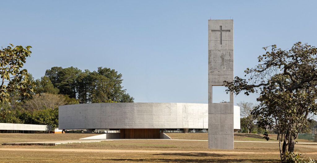 Brasil: Iglesia de la Sagrada Familia en Brasilia - ARQBR Arquitetura e Urbanismo