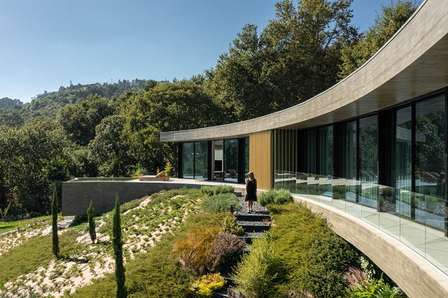 Portugal: Casa de Bouro - Mutant Arquitectura & Design
