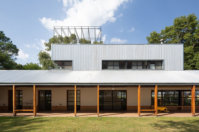 Argentina: Casa de Campo en Pila - DRM Arquitectura