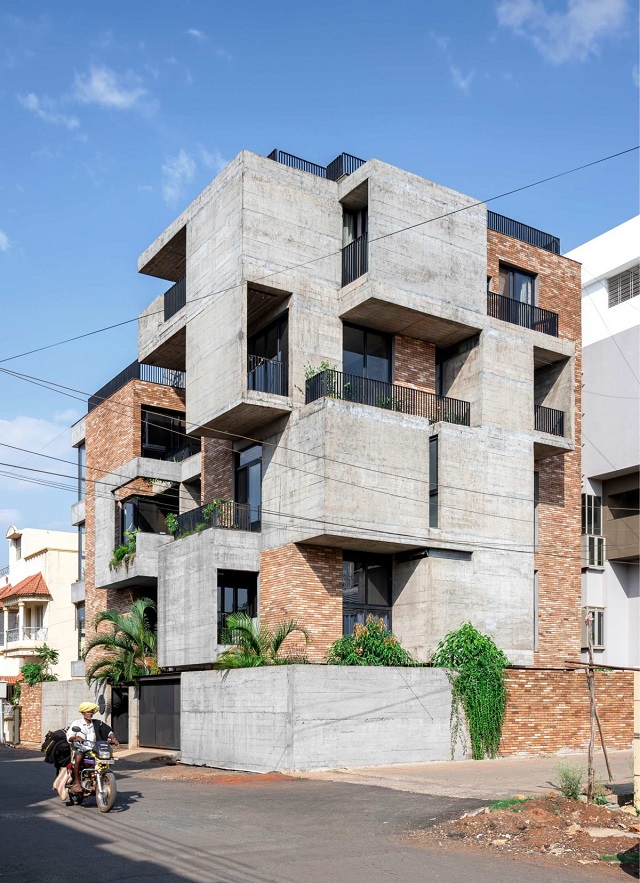 India: Ankle Residence - Rahul Pudale Design