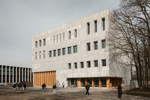 Paises Bajos: Edificio Marga Klompé, Universidad Tilburg - Powerhouse Company