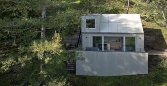Estados Unidos: Casa de invitados Crest - Mork-Ulnes Architects