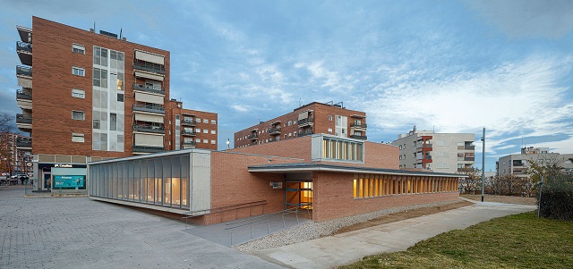 España: Centro de salud primaria Can llong - Comas-Pont arquitectes
