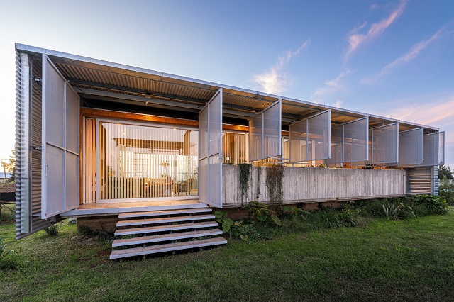 Argentina: Casa en Las Golondrinas - Sebastián Miranda + Julián Ierace