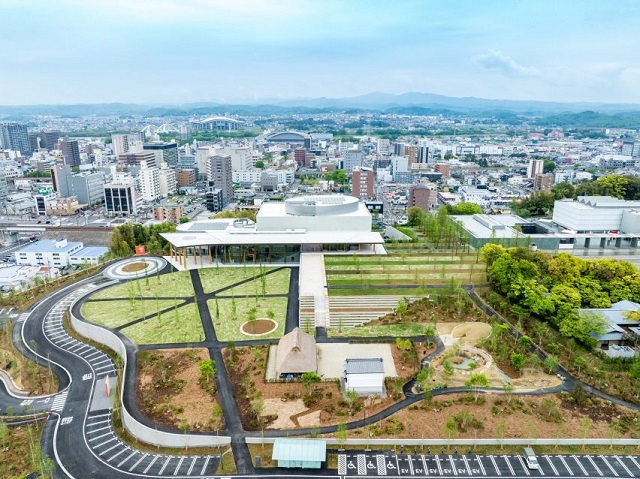 Japón:  Museo de la Ciudad de Toyota - Shigeru Ban