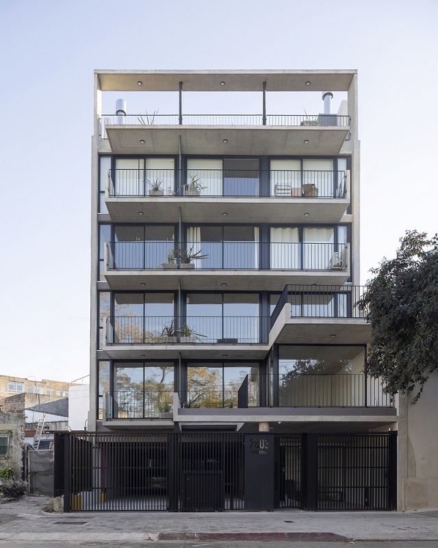 Uruguay: Edificio Charrúa - Manzoniterra Arquitectos