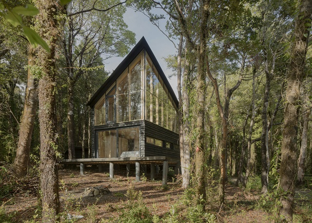 Chile: Refugio Calfuco - Tomás de Iruarrizaga