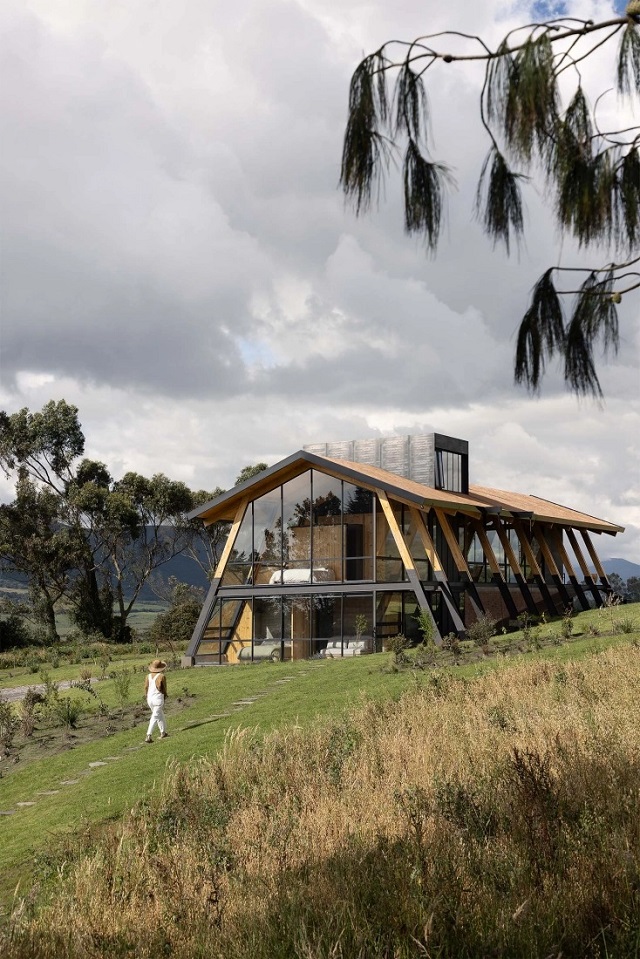 Ecuador: La Miradora - Taller General