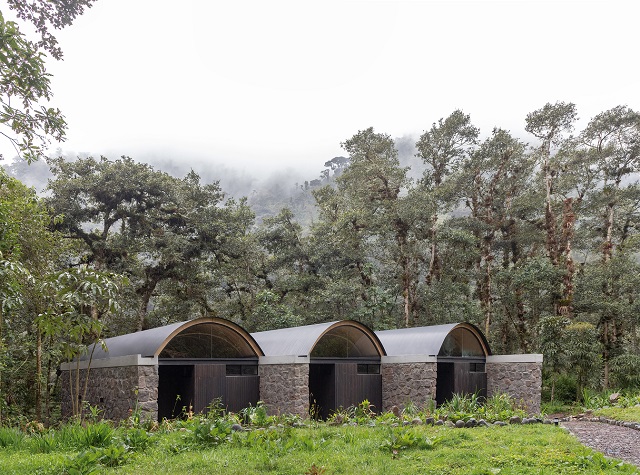 Ecuador: Las Pajareras - Javier Mera Luna + Ignacio Muñoz Bustamante