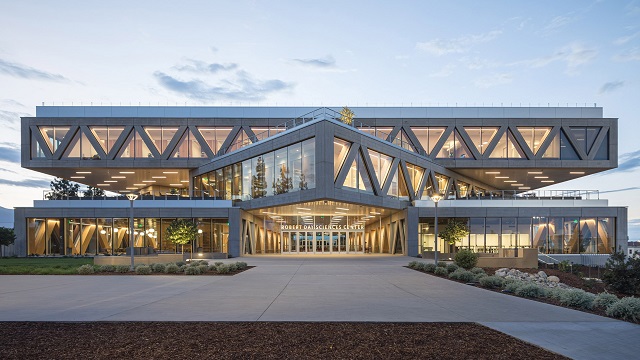 Estados Unidos:  Claremont McKenna College - BIG