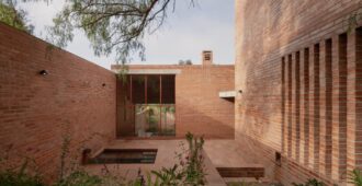 México: Casa Pirules - Escobedo Soliz