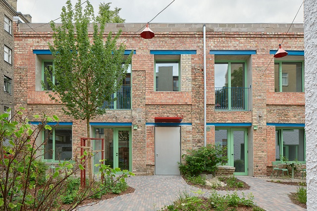 Letonia: El Jardín de Agustín - Sampling