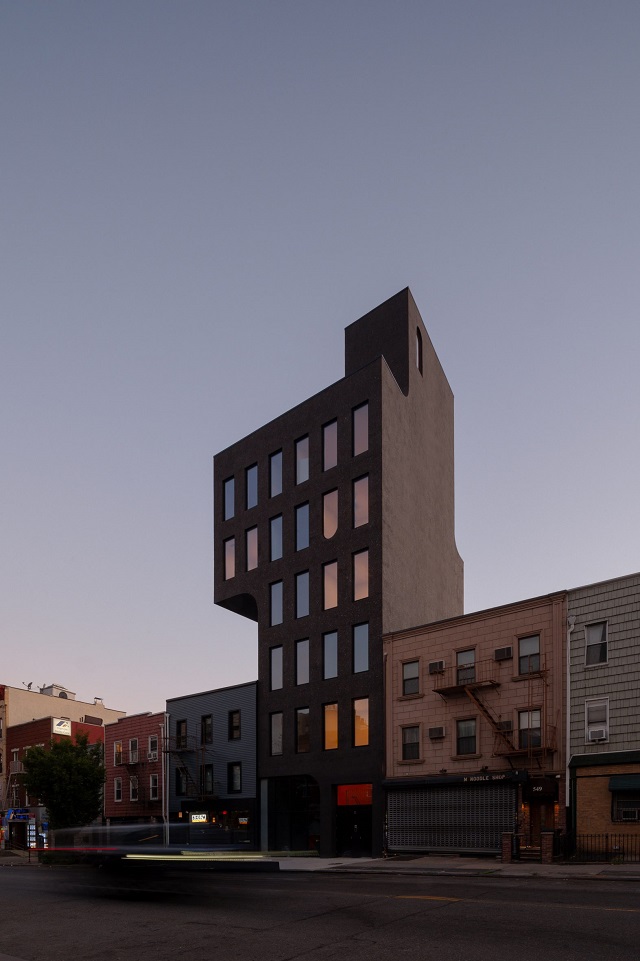 Estados Unidos: 545 Metropolitan - Commoncraft