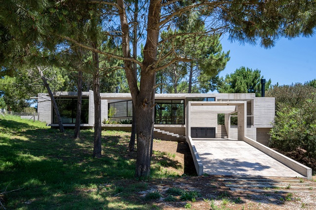 Argentina: Casa Senderos - Besonias Almeida Arquitectos