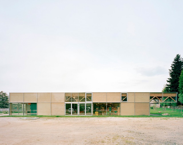 Francia: Centro multiservicio Le Foirail - Betillon & Freyermuth Architects + crypto Architectes