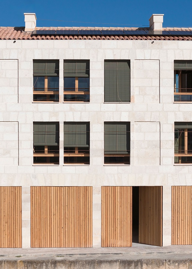 España: 10 viviendas sociales en Santa Margalida - Javier Gavín, Juan Moreno, Siddartha Rodrigo y DATAAE