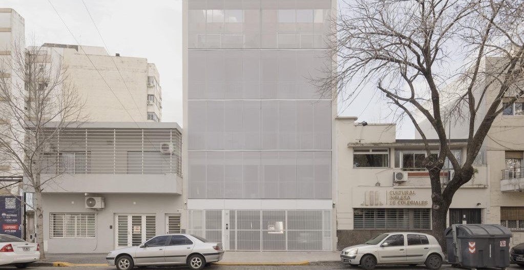 Argentina: Edificio Enrique Martinez - Ana Smud + Daniel Zelcer