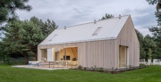 Polonia: Complejo «Kownatki Lake House» - Archmondo