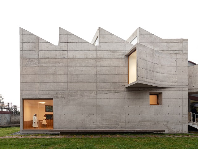 Ecuador: Aula de Arte en la Unidad Educativa Cardenal Spelman - Studio Blur