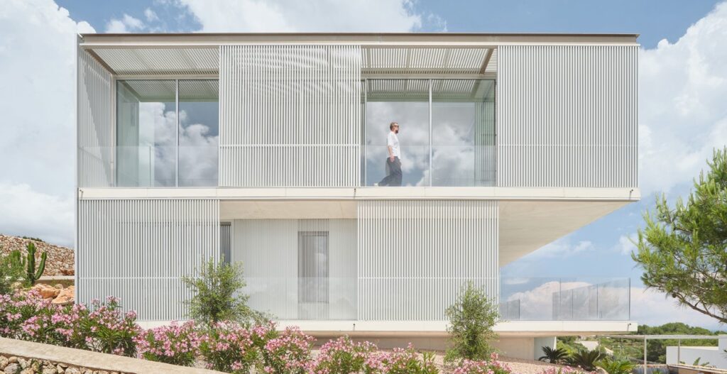 España: Casa de acero - Nomo Studio