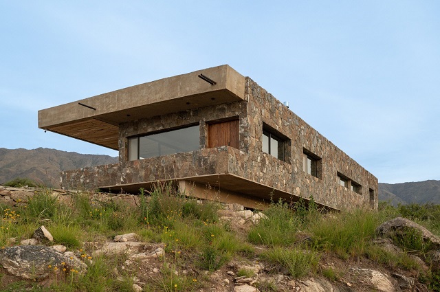 Argentina: Casa de piedra suspendida - Paul Dragicevic