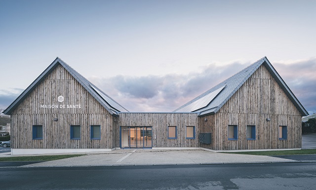 Francia: Centro de salud en Tremblay, Val-Couesnon - Celeste architecture & urbanisme