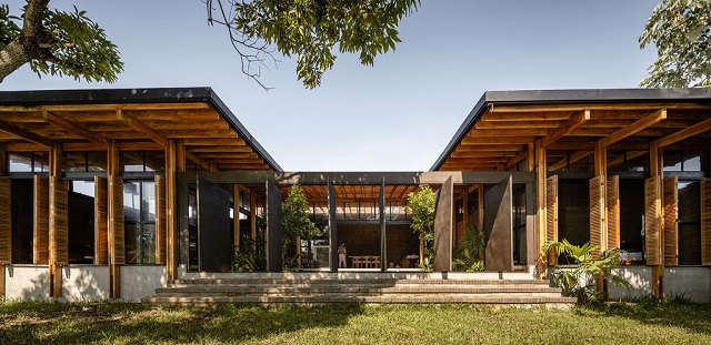 Ecuador: Casa del Tiempo - Natura Futura Arquitectura