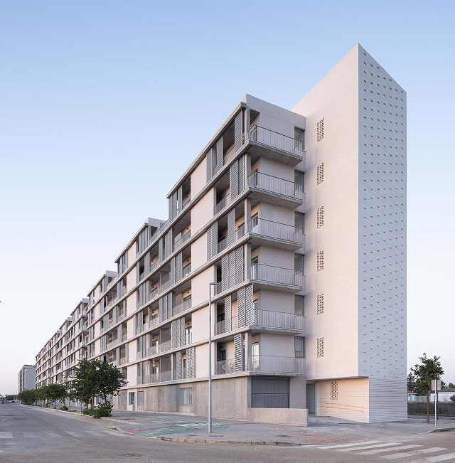 España: 125 viviendas sociales en Sevilla - Daroca Arquitectos + Práctica Arquitectura