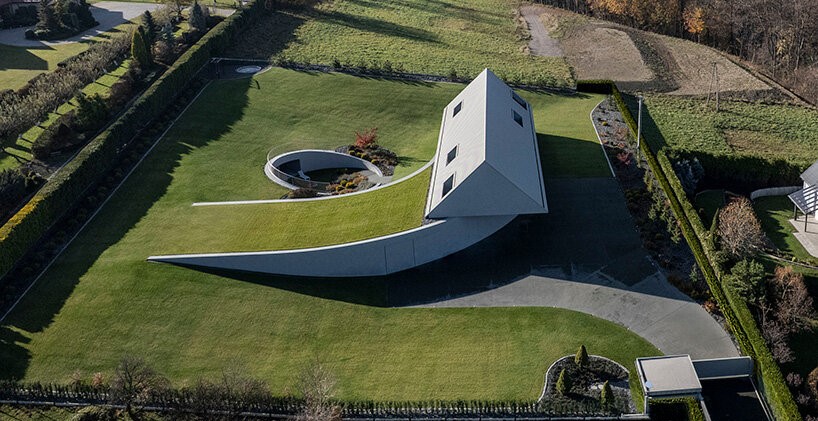 Polonia: Casa Yaw- KWK Promes