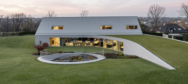 Polonia: Casa Yaw- KWK Promes