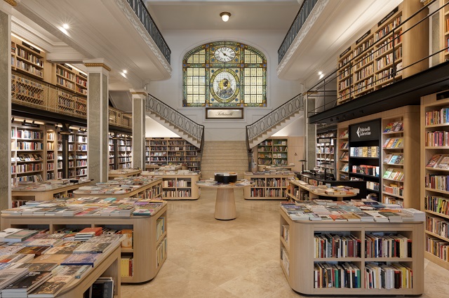 Uruguay: Librería Feltrinelli Montevideo - Toro Arquitectos