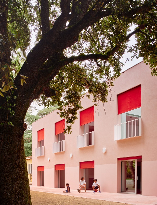 España: Escuela Casa Nostra - Sarquella Torres