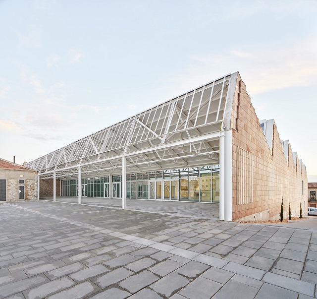 España: Equipamiento multifuncional de Can Comadran - Mestres Wåge Arquitectes