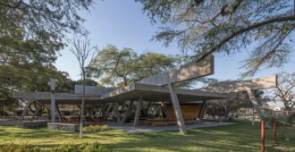 Colombia: Centro de estudiantes en el Colegio Bilingüe de Santa Marta - El Equipo Mazzanti