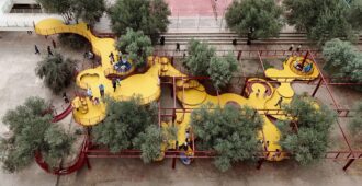 Irán: Parque infantil Cheshm Cheran Bazi - ZAV Architects