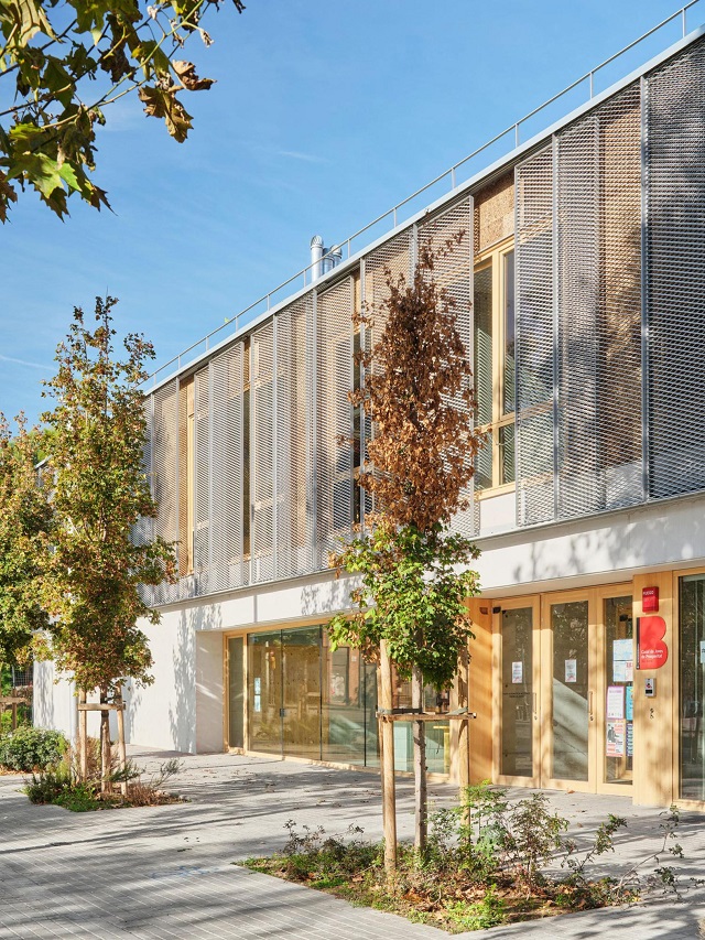 España: Centro Juvenil Prosperitat - MIBA Architects