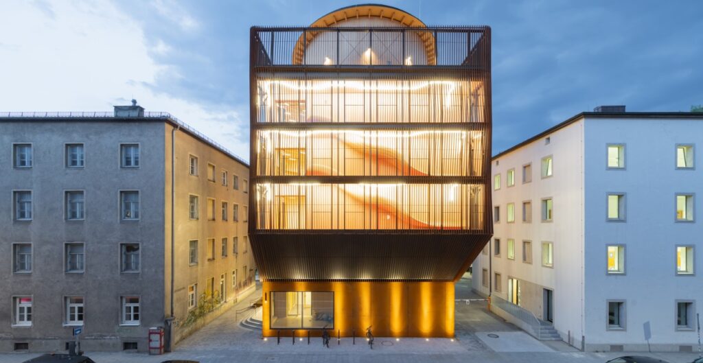 Alemania: Escuela infantil en la Universidad Técnica de Múnich - Kéré Architecture, Hermann Kaufmann + Partner