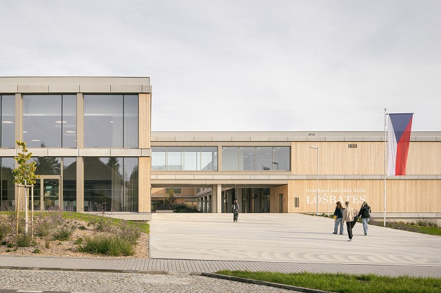 República Checa: Escuela Primaria LOŠBATES - Pelletier de Fontenay + SOA architects