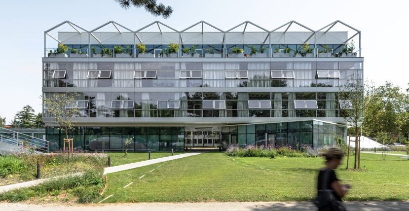 Croacia: Edificio de oficinas NTH - MORE Arhitekture