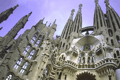 Dos opiniones sobre la fecha de finalización de la Sagrada Familia de Gaudí en Barcelona