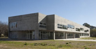 Argentina: Escuela de Ingeniería de la Universidad Nacional de Rosario - Gerardo Caballero - Maite Fernández Arquitectos