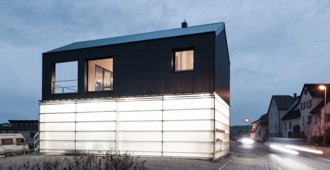 Alemania: Casa Unimog, Ammerbuch - Fabian Evers Architecture + Wezel Architektur